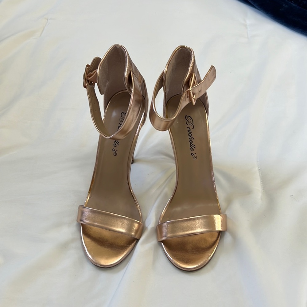 Breckelle’s Rose Gold Heels